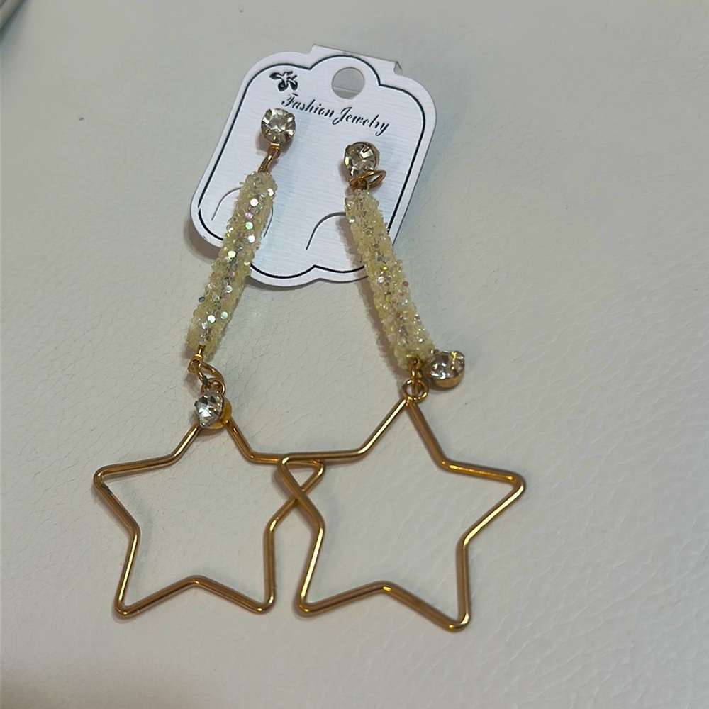 Cute star earring